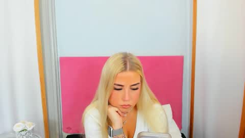 KristyFlowers online show from February 7, 2025, 9:47 am