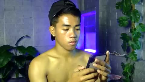 kritthanarkorn online show from December 15, 2025, 2:49 am