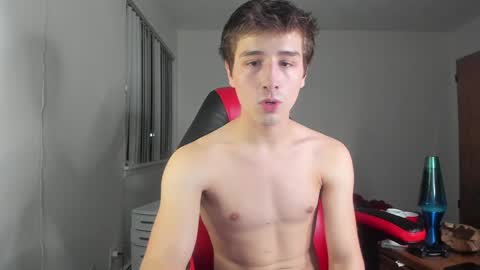 Snapshot of kroddy1985 chatting on December 30, 2024, 1:04 am Brayden Thompson online show from December 30, 2024, 1:04 am