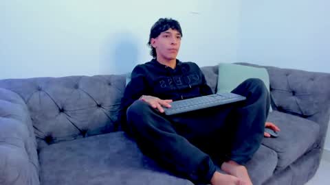 Snapshot of kroywave chatting on May 25, 2026, 9:10 pm Kroy Wave Muscle Tattoos Latino online show from May 25, 2026, 9:10 pm