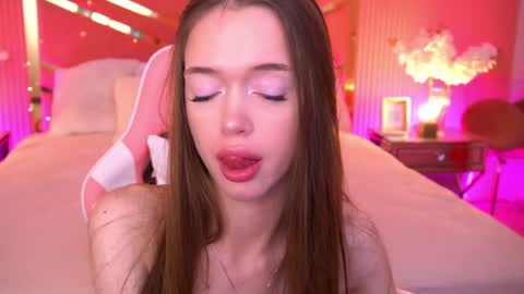 krys_tina online show from April 18, 2026, 6:50 am