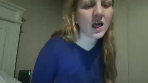 Snapshot of krystals_krystal chatting on January 22, 2025, 10:29 am Krystal online show from January 22, 2025, 10:29 am