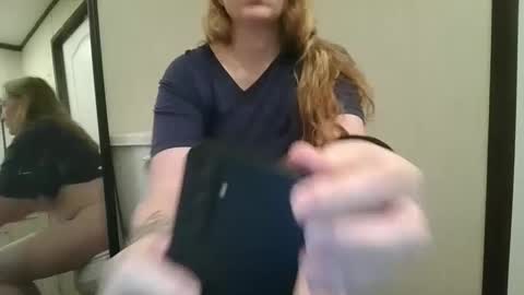 Snapshot of krystals_krystal chatting on March 3, 2025, 1:53 pm Krystal online show from March 3, 2025, 1:53 pm