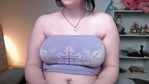 Snapshot of krystalsyxx chatting on April 6, 2026, 5:03 pm Krystal Syx online show from April 6, 2026, 5:03 pm