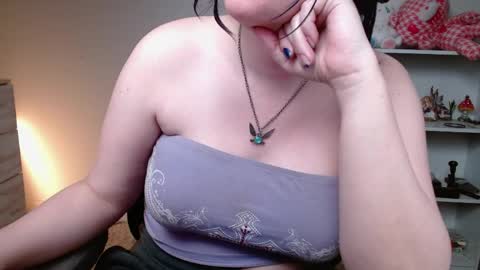 Snapshot of krystalsyxx chatting on April 9, 2026, 4:12 pm Krystal Syx online show from April 9, 2026, 4:12 pm