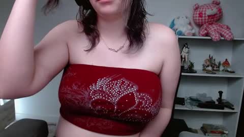 Snapshot of krystalsyxx chatting on May 19, 2026, 4:02 pm Krystal Syx online show from May 19, 2026, 4:02 pm