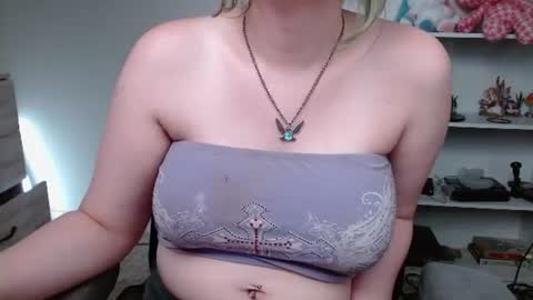 Krystal Syx online show from July 28, 2026, 3:32 pm