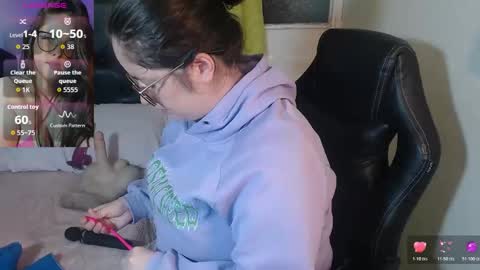 Snapshot of kryystaladams chatting on April 14, 2026, 8:31 am kryystaladams online show from April 14, 2026, 8:31 am