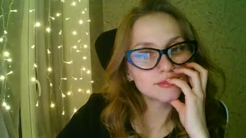 ksyu_nya online show from December 17, 2025, 4:46 pm
