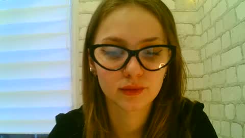 ksyu_nya online show from December 19, 2025, 8:21 am