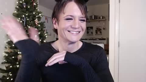 Cait online show from November 14, 2025, 2:10 am