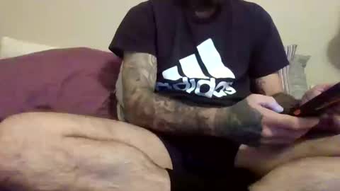 kuahdaddy6969 online show from October 14, 2025, 5:14 pm