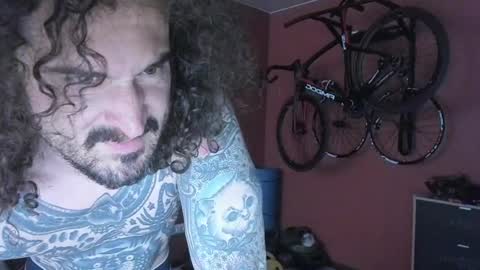 Snapshot of kumisboy chatting on May 3, 2026, 3:51 pm Robert online show from May 3, 2026, 3:51 pm
