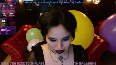 Snapshot of kureiji_fetish chatting on December 24, 2024, 5:27 am Fetiche Woman online show from December 24, 2024, 5:27 am