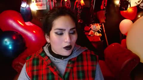 Snapshot of kureiji_fetish chatting on October 7, 2025, 12:08 am Fetiche Woman online show from October 7, 2025, 12:08 am