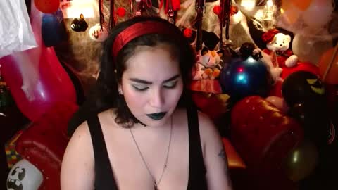 Snapshot of kureiji_fetish chatting on October 21, 2025, 10:21 pm Fetiche Woman online show from October 21, 2025, 10:21 pm