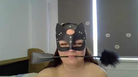 kurkuma_ online show from May 7, 2026, 2:11 pm