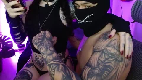 kuro_shir0 online show from April 14, 2026, 5:24 am