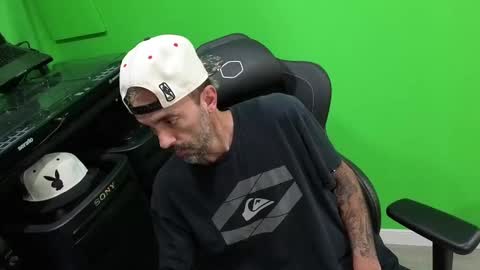 kuruptxxx online show from October 8, 2025, 6:38 pm