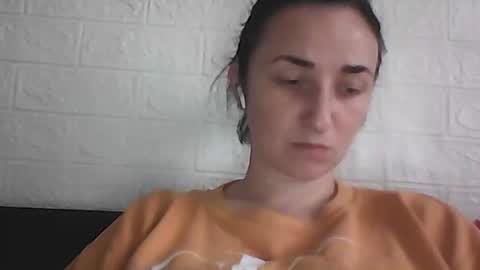 Snapshot of kusia032132 chatting on October 24, 2025, 6:21 am kusia032132 online show from October 24, 2025, 6:21 am