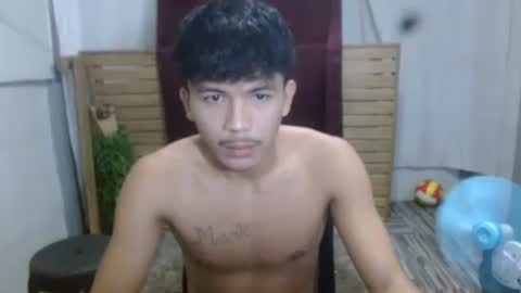 kyle_lourence online show from April 25, 2026, 2:25 pm