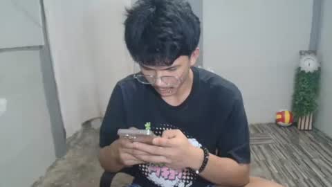 Snapshot of kyle_lourence chatting on May 20, 2026, 1:12 am kyle_lourence online show from May 20, 2026, 1:12 am