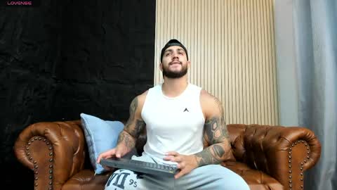 kylenorth_ online show from May 1, 2026, 12:54 pm