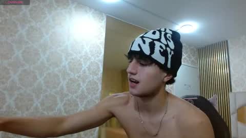 kyler_tay online show from May 20, 2026, 11:49 am