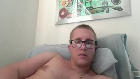 kylerace online show from April 28, 2026, 11:32 pm