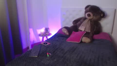 Sara online show from September 17, 2025, 1:40 am