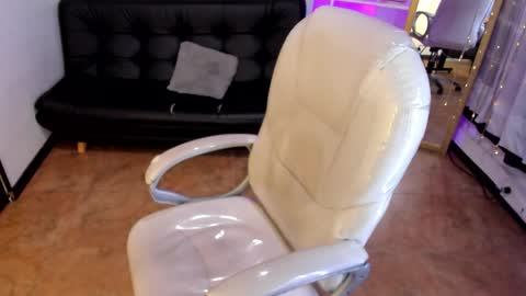 kylie online show from September 24, 2025, 2:31 pm