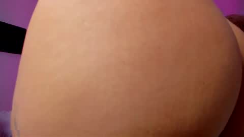 Kylie Lips online show from October 16, 2025, 5:58 pm