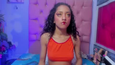 Snapshot of kylie_moan chatting on November 2, 2025, 7:00 am KYLIE online show from November 2, 2025, 7:00 am