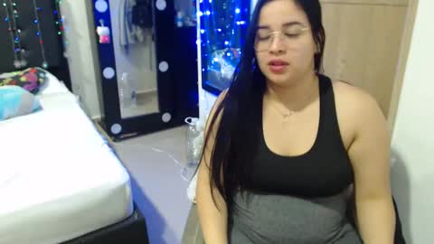 Snapshot of kylie_switch chatting on January 12, 2025, 12:18 am Instagram Kylie switch followme buy lovense here online show from January 12, 2025, 12:18 am
