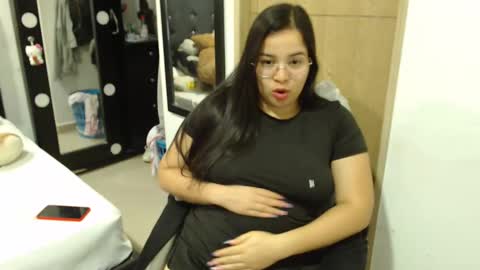 Snapshot of kylie_switch chatting on March 11, 2025, 10:53 pm Instagram Kylie switch followme buy lovense here online show from March 11, 2025, 10:53 pm
