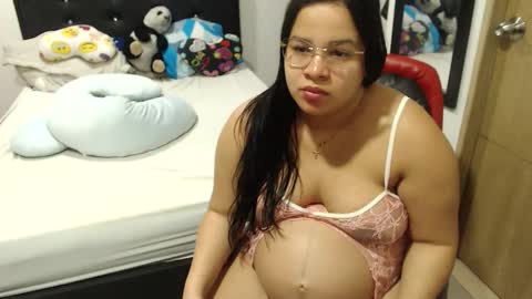 Snapshot of kylie_switch chatting on October 28, 2025, 12:47 am Instagram Kylie switch followme buy lovense here online show from October 28, 2025, 12:47 am