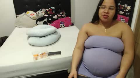 Snapshot of kylie_switch chatting on November 13, 2025, 12:53 am Instagram Kylie switch followme buy lovense here online show from November 13, 2025, 12:53 am
