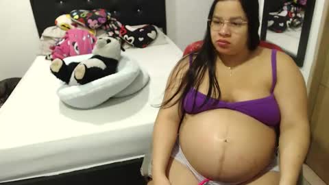 Snapshot of kylie_switch chatting on November 15, 2025, 12:08 am Instagram Kylie switch followme buy lovense here online show from November 15, 2025, 12:08 am