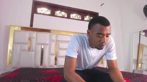 Snapshot of kylieandjhonny chatting on February 13, 2025, 6:27 pm Kaylie And Jhony online show from February 13, 2025, 6:27 pm