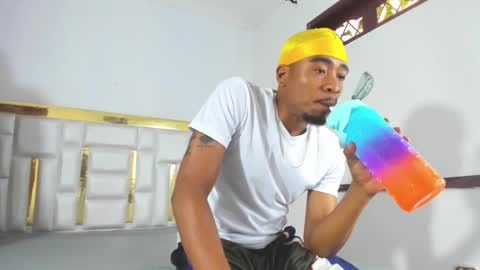 Snapshot of kylieandjhonny chatting on February 18, 2025, 6:37 pm Kaylie And Jhony online show from February 18, 2025, 6:37 pm