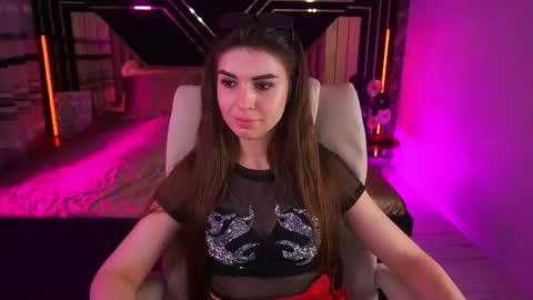 Nicole online show from July 27, 2026, 6:53 am
