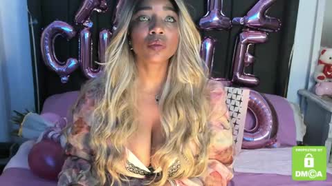 kylie white boobs online show from April 17, 2026, 8:01 pm