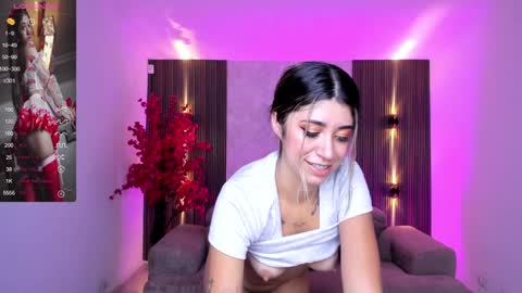 Snapshot of kyliie_jones chatting on January 22, 2025, 11:01 am KYLIE online show from January 22, 2025, 11:01 am