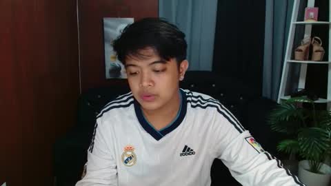 kyll_collins online show from November 8, 2025, 7:12 pm