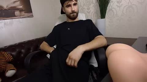 KyloEast online show from July 24, 2026, 4:32 am