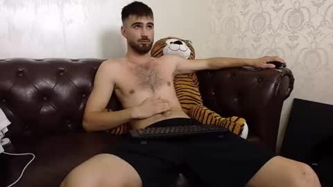 KyloEast online show from July 28, 2026, 11:50 am