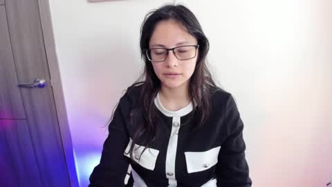 Kyomi online show from July 4, 2026, 12:44 pm