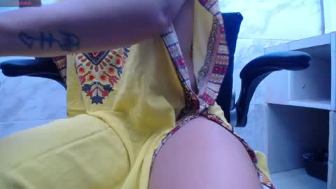 Kyra online show from April 10, 2026, 12:10 pm