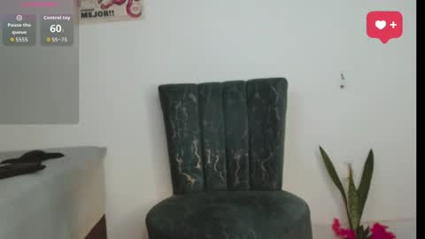 kyroestrada online show from March 11, 2026, 2:06 am