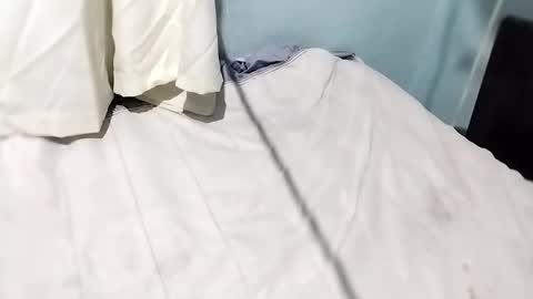 l0c0fundias online show from September 21, 2025, 11:45 am